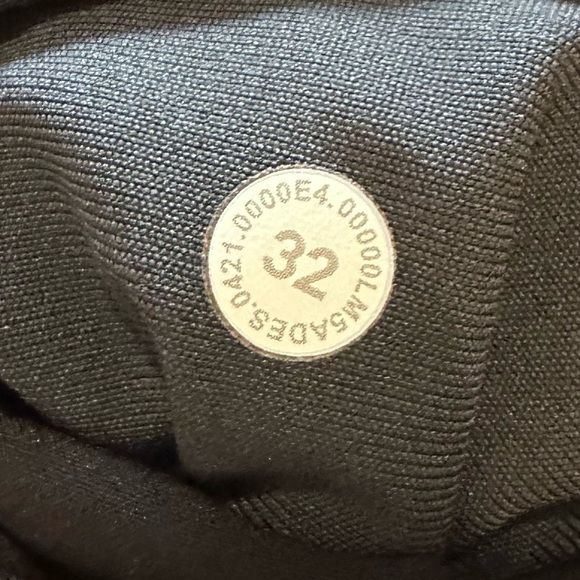 Lululemon ABC Commission Pant - 32/28 Short - Picture 7 of 7